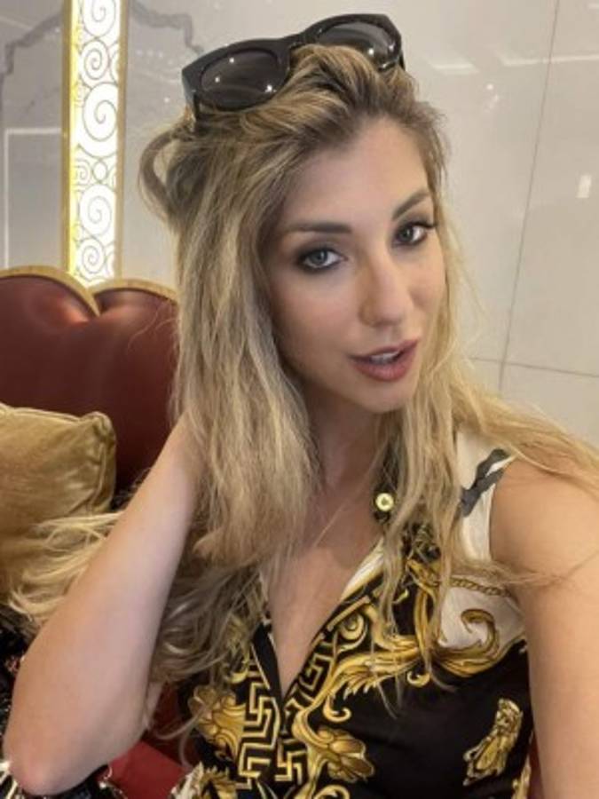 Estrella del cine para adultos reveló que les dio servicio a tres jugadores del Manchester United y uno le quedó debiendo 200 euros