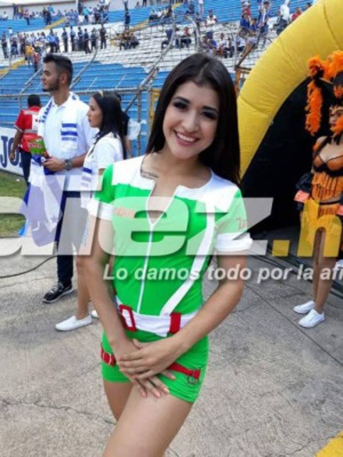 ¡HERMOSAS! Juego entre Honduras-Estados Unidos se llena de lindas chicas