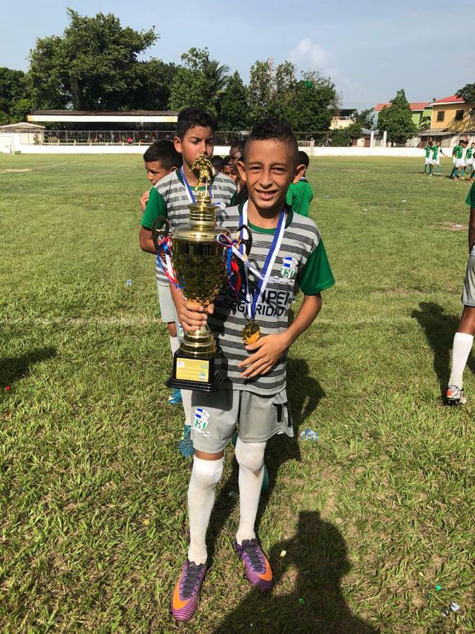 Nixon Cruz: El curioso lugar donde lo ficharon y golpes en su corta carrera, así ha sido la vida de la sensación en Real España