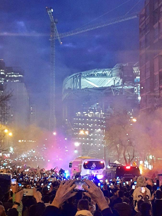 Espectacular recibimiento a los jugadores del Real Madrid en el Bernabéu y los invitados de lujo