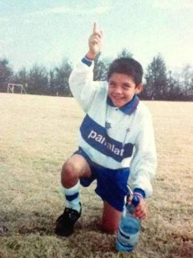 Grandes futbolistas que surgieron de barrios pobres y ahora son millonarios