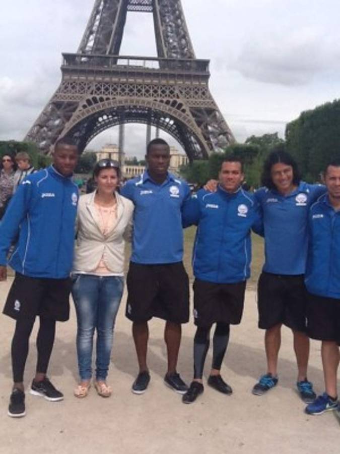 Las fotos inéditas de la vida de Arnold Peralta