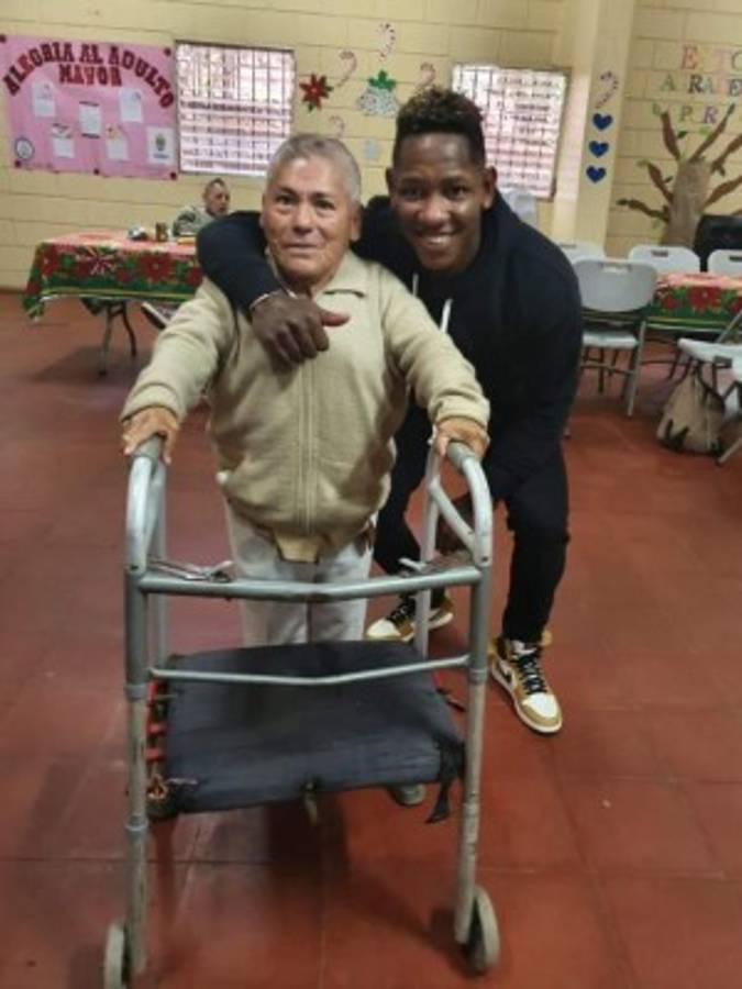 Romell Quioto y su gesto con asilo de ancianos donde está recluido exgloria del Olimpia y Selección de Honduras