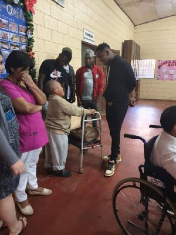 Romell Quioto y su gesto con asilo de ancianos donde está recluido exgloria del Olimpia y Selección de Honduras