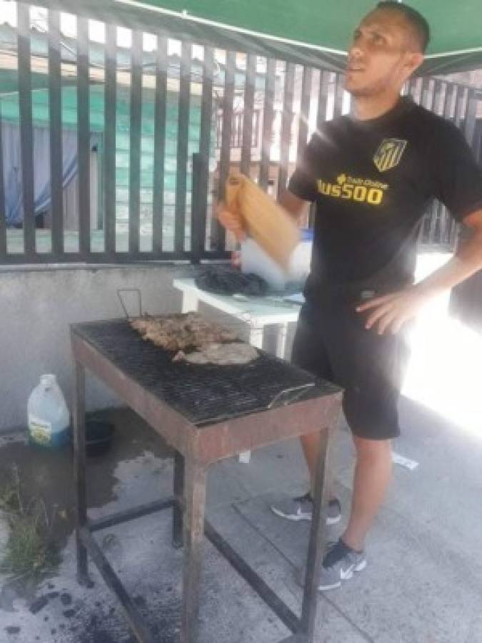 FOTOS: Así es la dura vida del Albert Padilla, futbolista y taxista que luchó por su madre