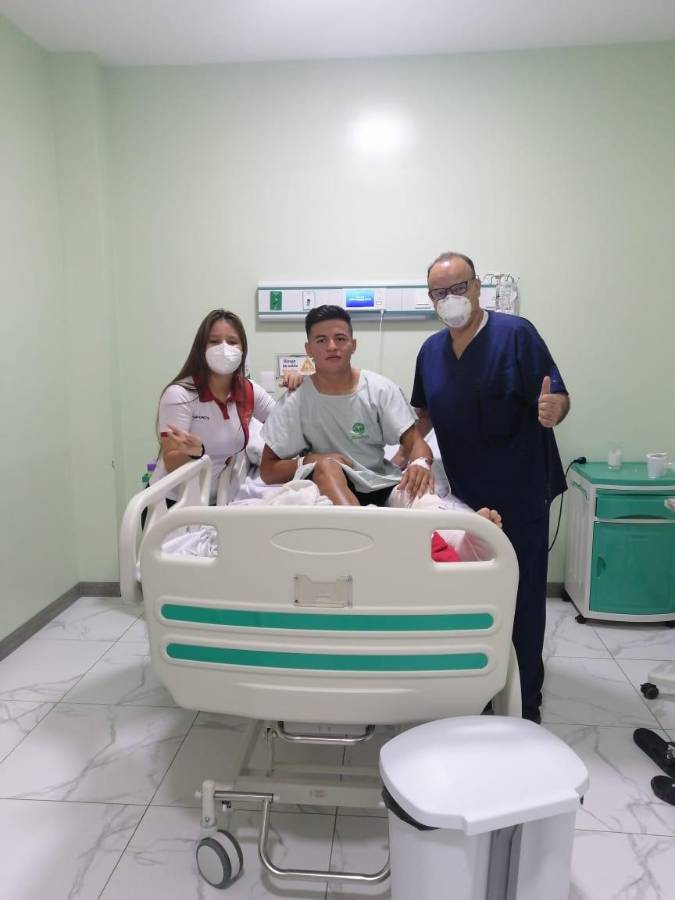 ¿Quién es Yulissa Godoy, la bella fisioterapeuta de manos ‘mágicas’ que tiene en forma a los futbolistas de Vida?