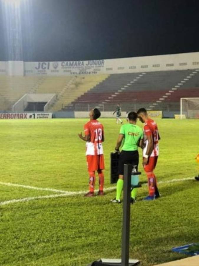 NO SE VIO: El hijo del 'Cuervo” Maradiaga y el sobrino de Maynor Figueroa jugaron; sin luz en La Ceiba