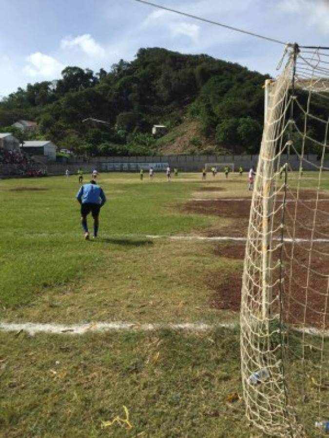 Las polvorientas canchas que han albergado partidos de la Copa Presidente