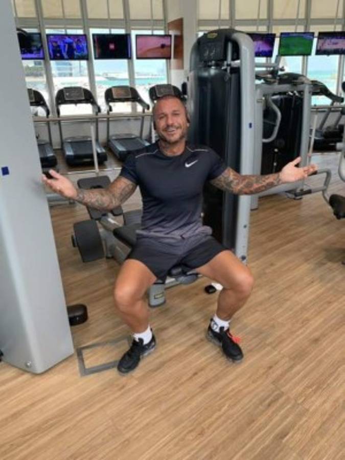 Millonario compra equipo inglés, echa a todo el plantel y contrató 15 jugadores nuevos