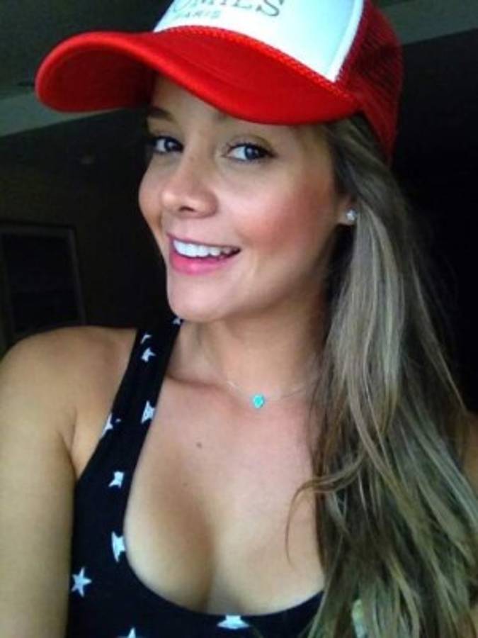 Así es Alejandra Buitrago, sexy periodista que dijo que Messi es colombiano