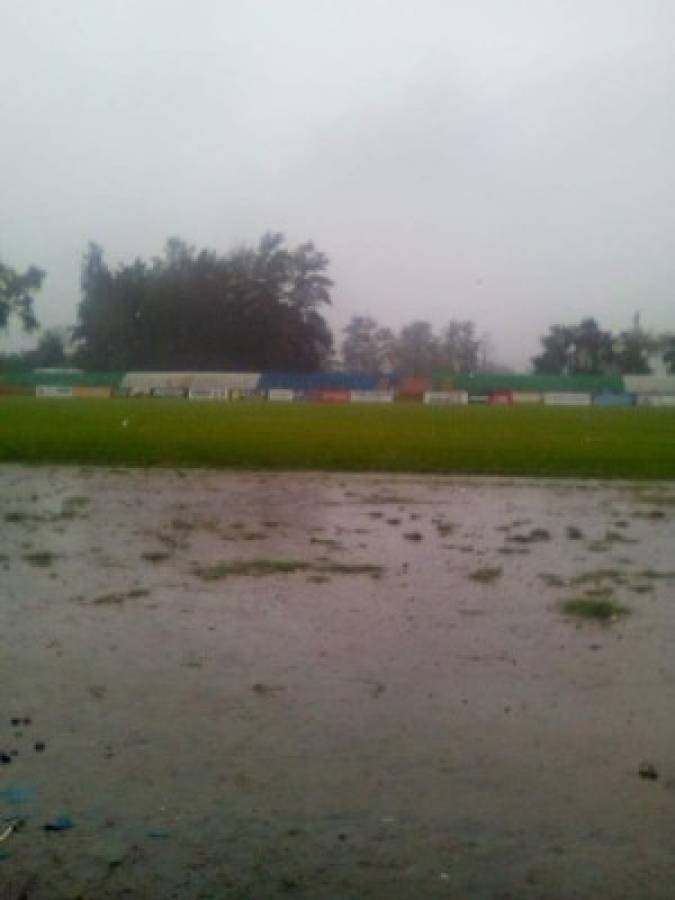 FOTOS: Así ha quedado el estadio de Siguatepeque con las fuertes lluvias