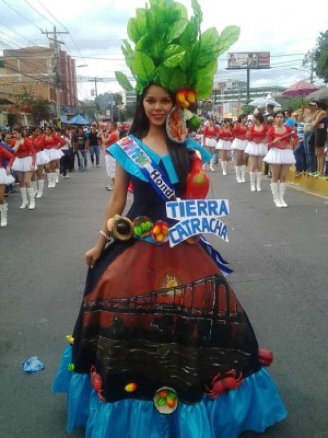 FOTOS: Las bellas chicas que adornan las fiestas patrias de Honduras