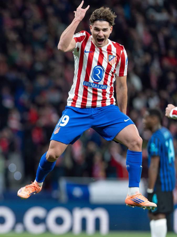 Barcelona toma decisión con Julián Álvarez y elige el fichaje que nadie esperaba para reemplazar a Lewandowski: Muchos gallos