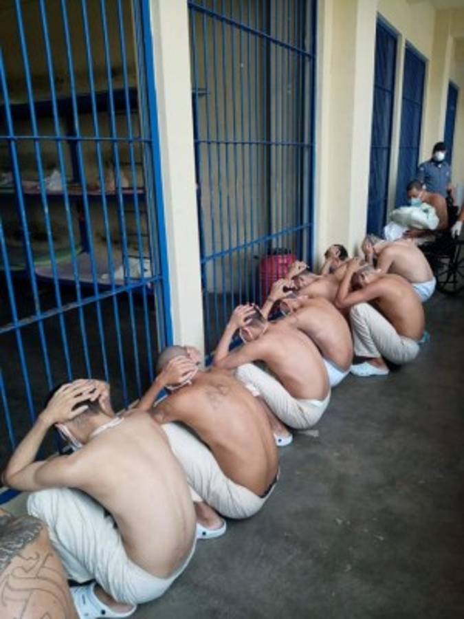 ¡No verán la luz del sol! Pandilleros salvadoreños son aislados en celdas oscuras y calurosas