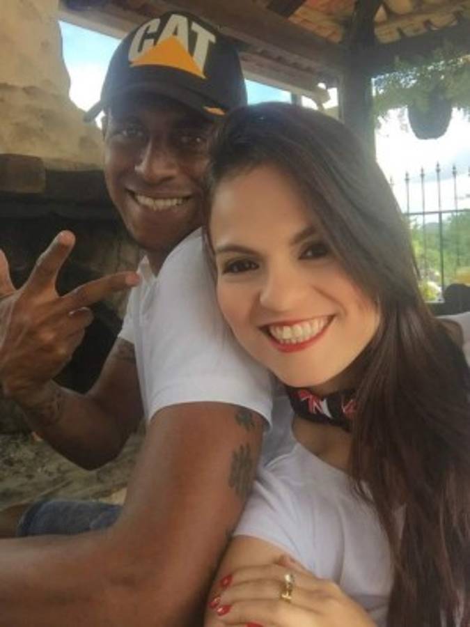 El otro duelo: Las novias y esposas de los seleccionados de Honduras y EUA