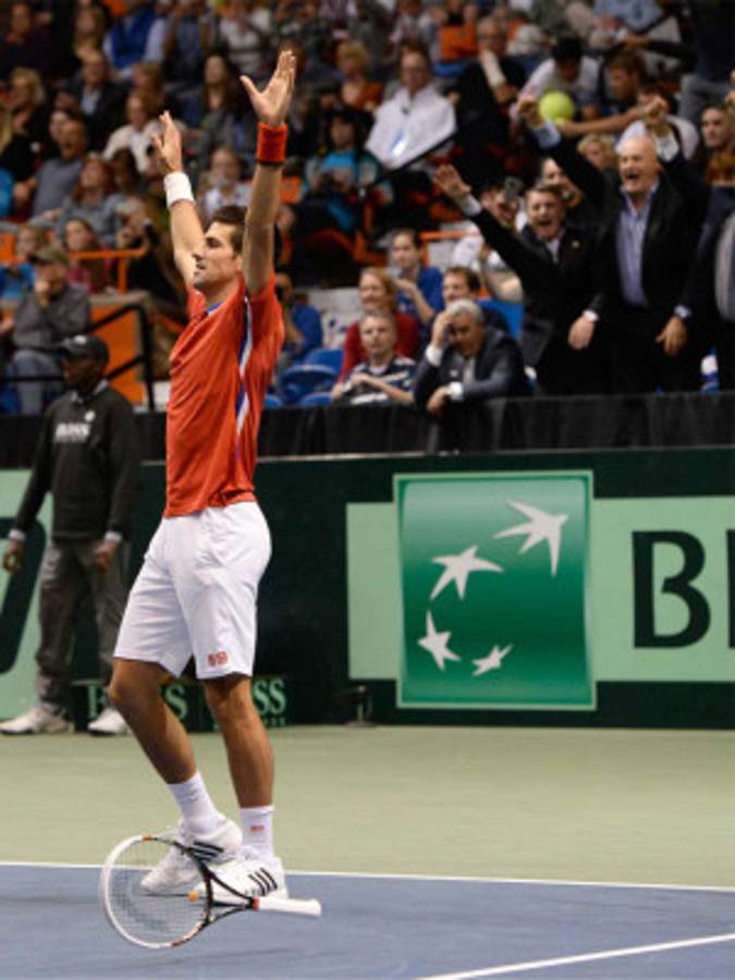 Novak Djokovic elimina a EEUU y clasificó a Serbia a semifinales en la Copa Davis .