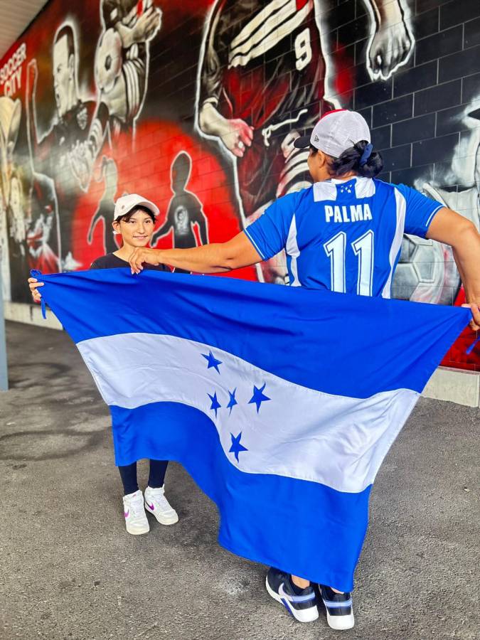 Luis Palma es sorprendido por hondureños en el duelo entre Celtic vs DC United en Estados Unidos