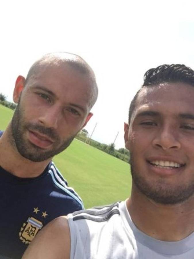 FOTOS: Jugadores hondureños junto a grandes estrellas del fútbol mundial