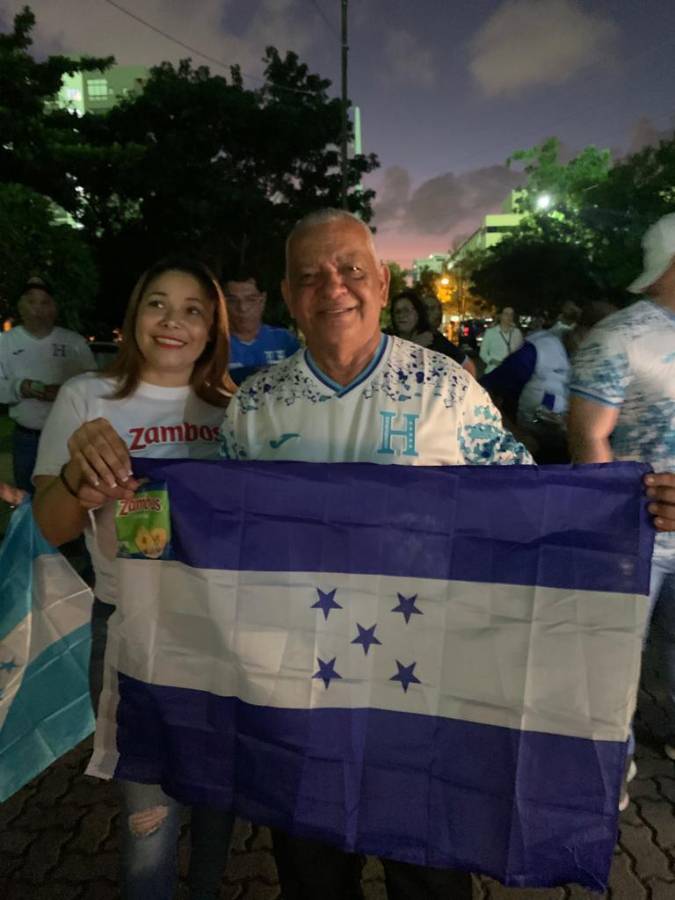 ¡Presencia catracha! Las imágenes del ambiente en el estadio Olímpico Félix Sánchez para el duelo entre Cuba y Honduras