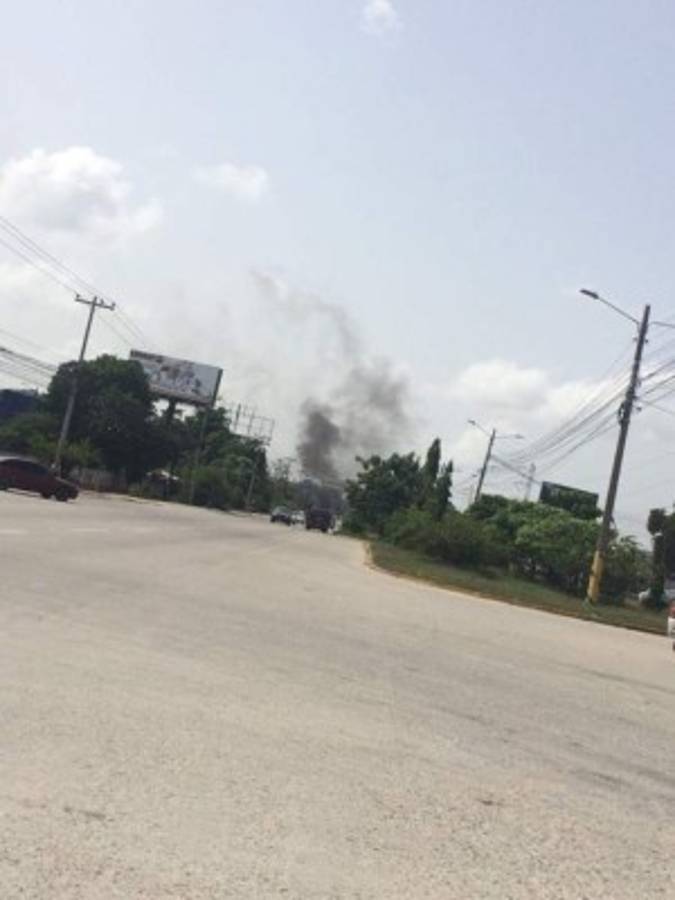 FOTOS: Carreteras bloqueadas por paro de transportistas de Honduras