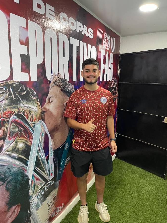 Bryan Santos, la joyita hondureña formada en la academia del Barcelona ficha por equipo de El Salvador