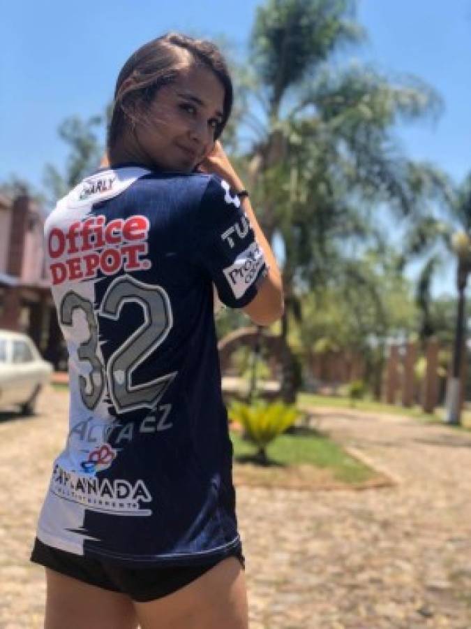 Hija de ex seleccionado mexicano deja el modelaje para ser futbolista profesional en su país