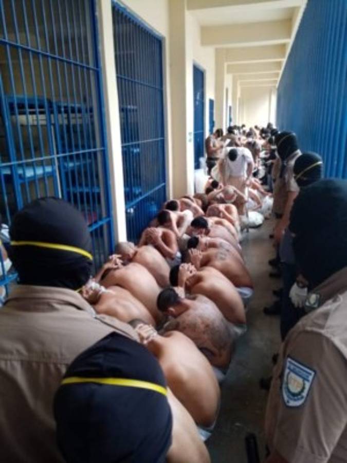 ¡No verán la luz del sol! Pandilleros salvadoreños son aislados en celdas oscuras y calurosas