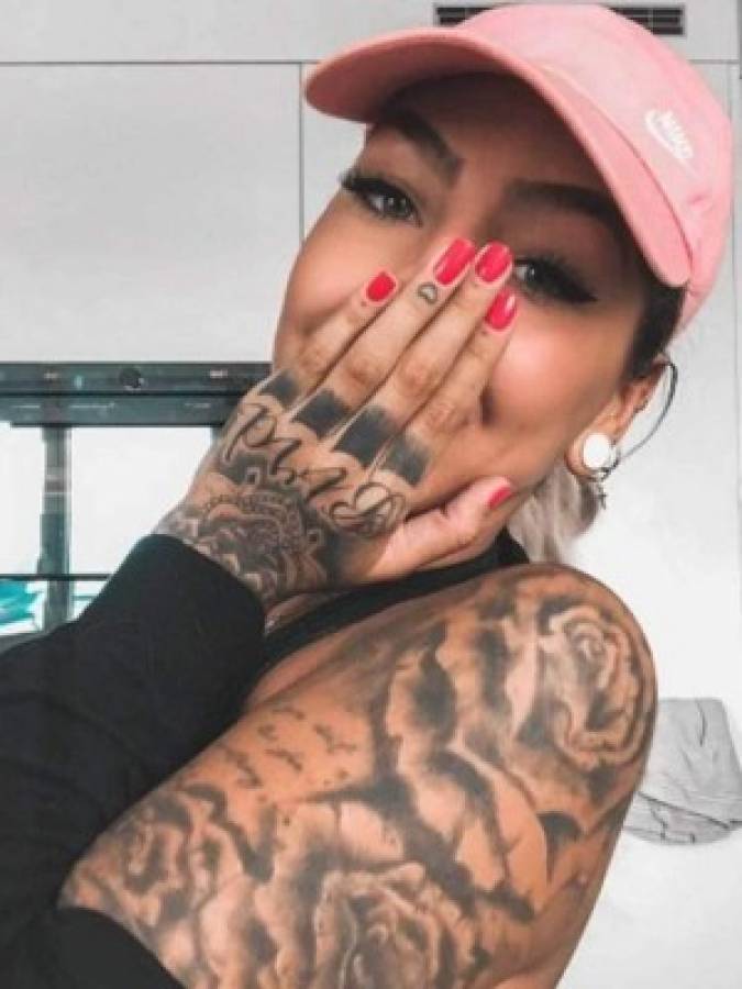 Sexi tatuadora revela su encuentro íntimo con el brasileño Neymar