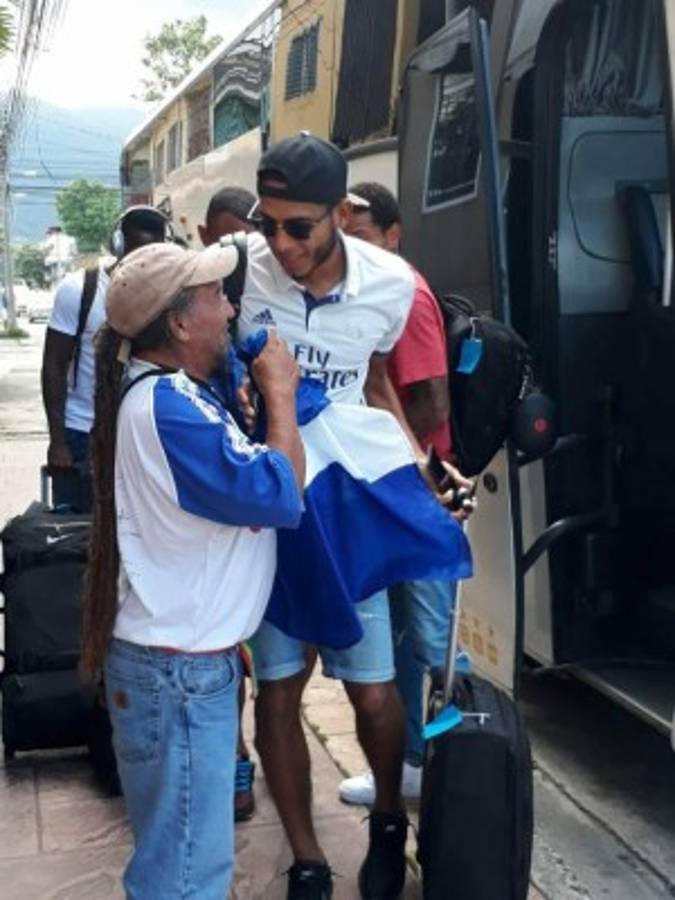 Curiosos looks de los jugadores de la Selección al llegar a San Pedro Sula