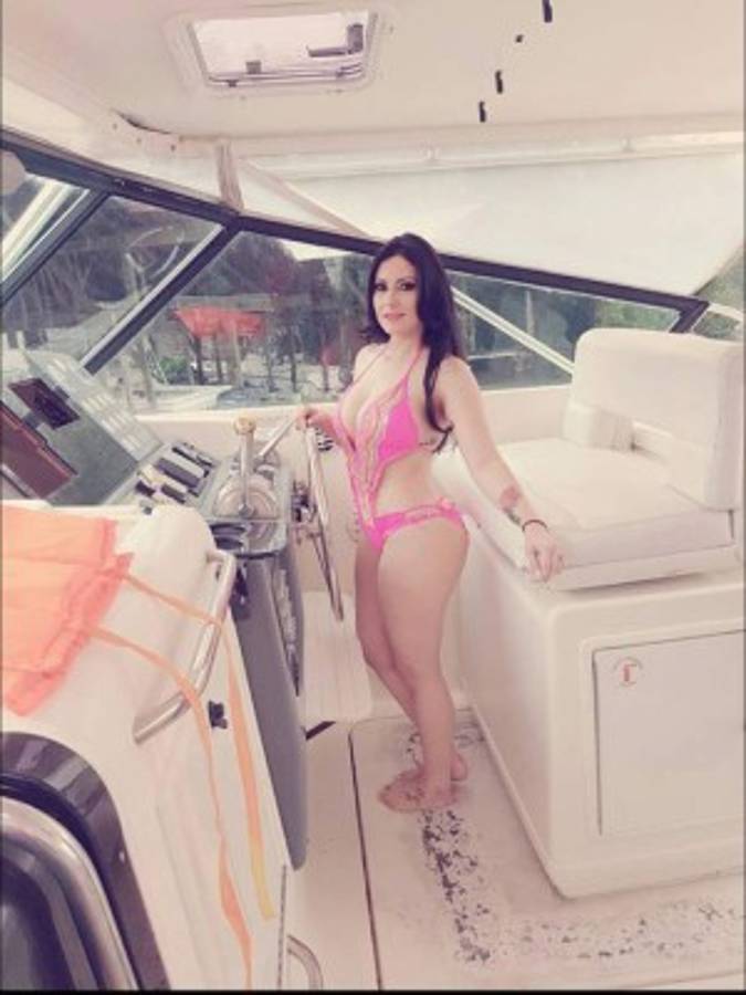 Las últimas fotos de Ariana Herchi que incendian las redes