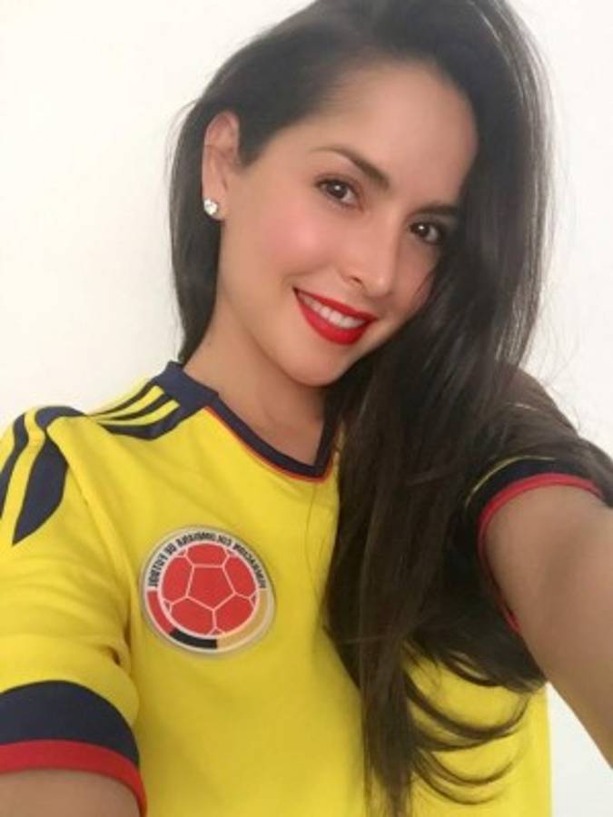 Carmen Villalobos y Sebastián Caicedo reciben en el Camp Nou su mejor regalo de bodas