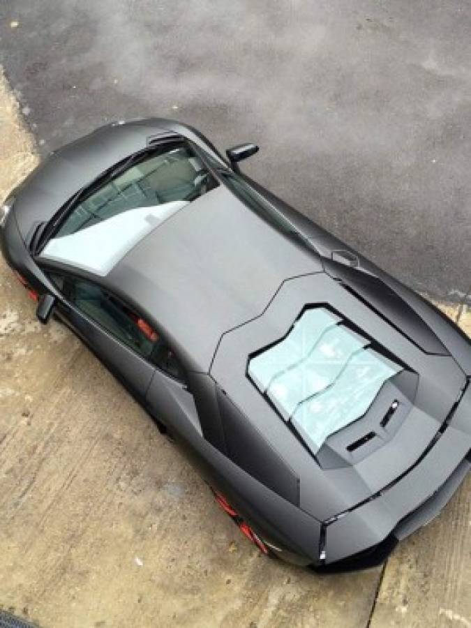 El espectacular Lamborghini que el Kun Agüero tiene abandonado: 'Está con telarañas”