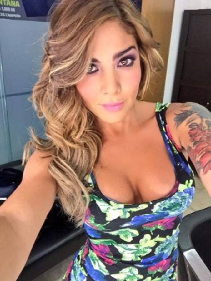 Así de sexy es la colombiana Érika Fernández de Fox Sports