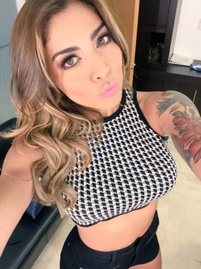 Así de sexy es la colombiana Érika Fernández de Fox Sports