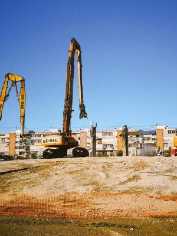 Finaliza la demolición del Vicente Calderón: así luce ahora tras el derribo de la última grada