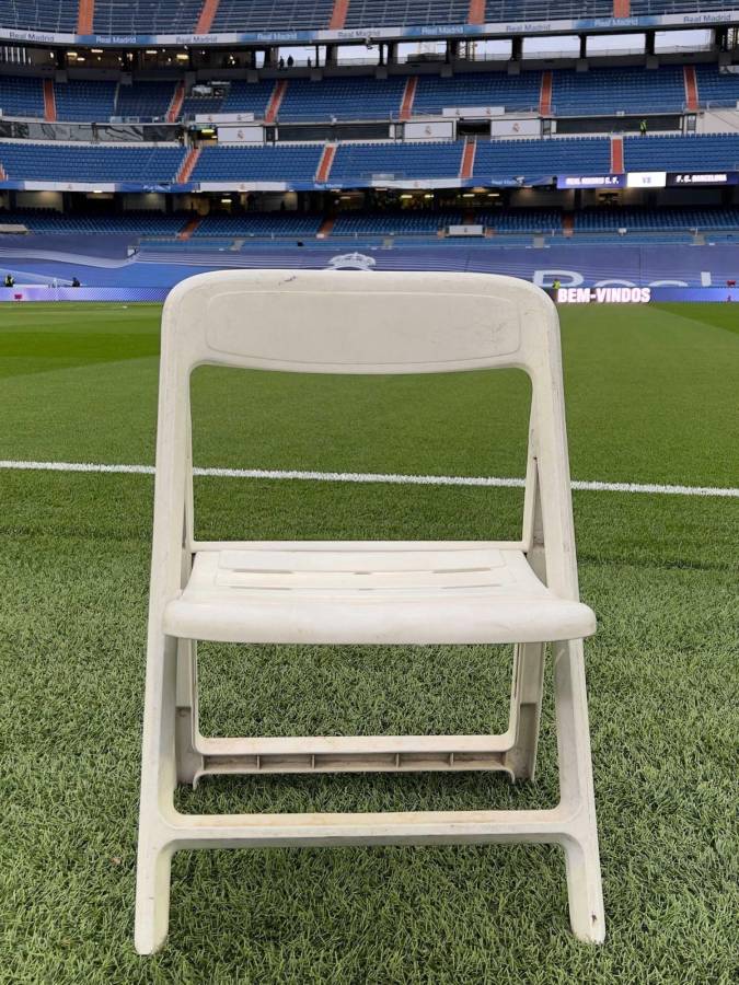 NO SE VIO EN TV: El monumental enfado de Xavi, el sorpresivo mensaje de Shakira y crack del Barcelona consuela a Modric