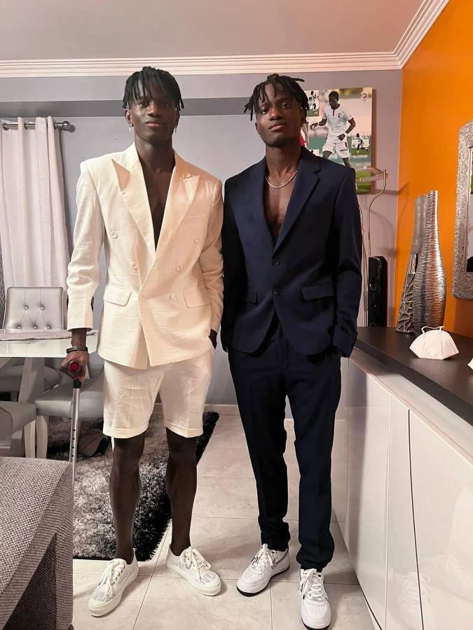 Ex Barcelona se convierte en la gran estafa del fútbol moderno: puso a jugar a su hermano gemelo y así responde