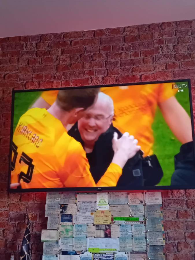 Eriksson sabe que morirá pronto, pero antes cumplió su sueño en el Liverpool: el gran gesto de Jurgen Klopp