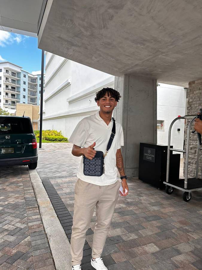 Choco Lozano y David Ruiz, los más buscados por la afición, Luis Palma se sumó a la Selección y hubo visita especial