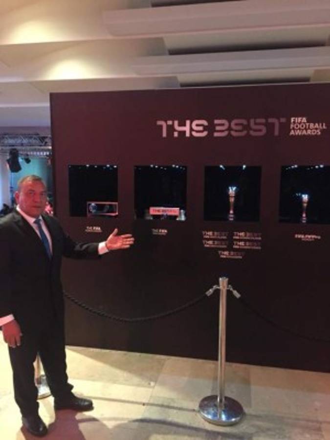 The Best: Dany Alves, Marcelo y Carlos Tábora desfilan en por la alfombra verde