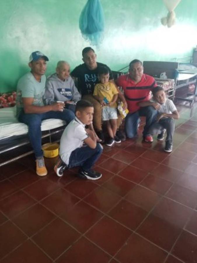 ¡Nobleza! El enorme gesto del olimpista German 'Patón' Mejía con un asilo de ancianos en Danlí