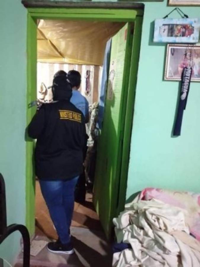 FOTOS: Esto se encontró en allanamientos para esclarecer muertes en afueras del Nacional