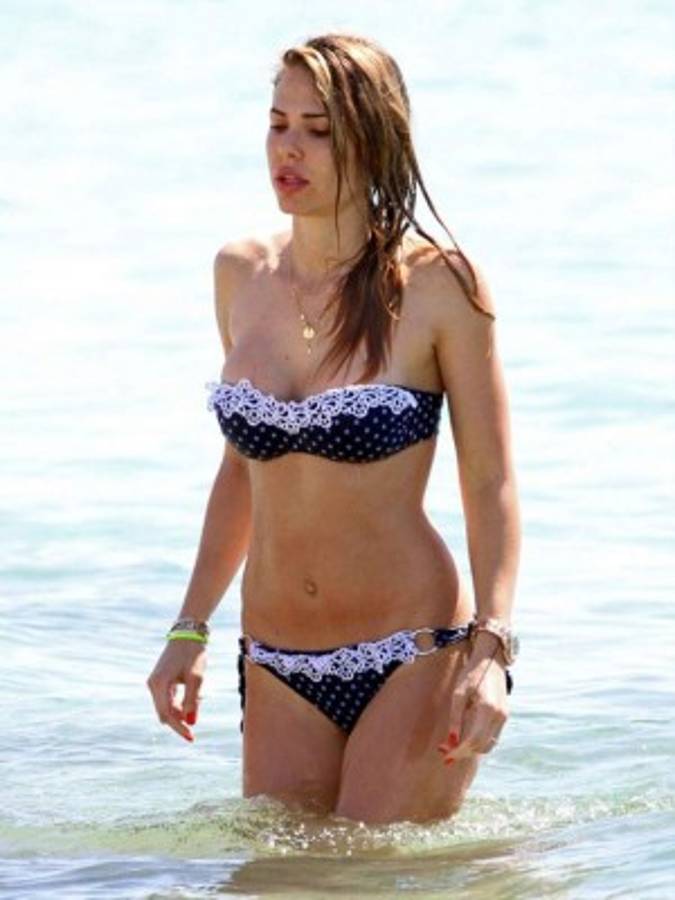 ¡Escándalo! La mujer de Francesco Totti se besó con otra mujer en Italia