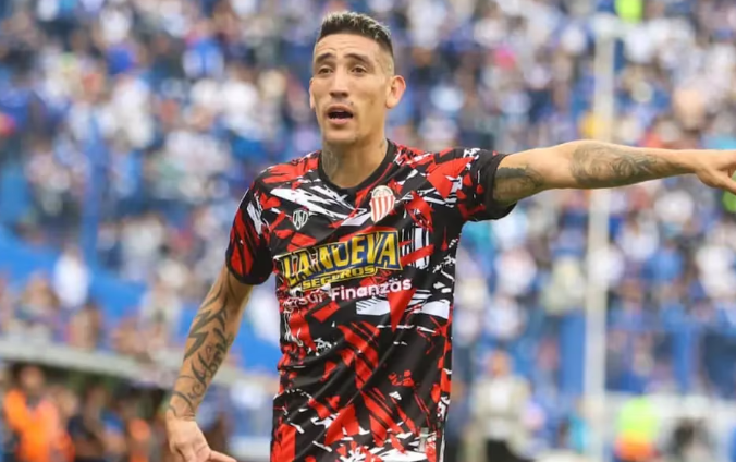 Intentó escapar de la Policía y dio positivo por cocaína: lo que encontraron en el interior de su Mercedes-Benz