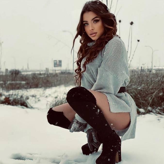 Revelan el futbolista del Barcelona que pasó tres noches encerrado con famosa influencer en un hotel