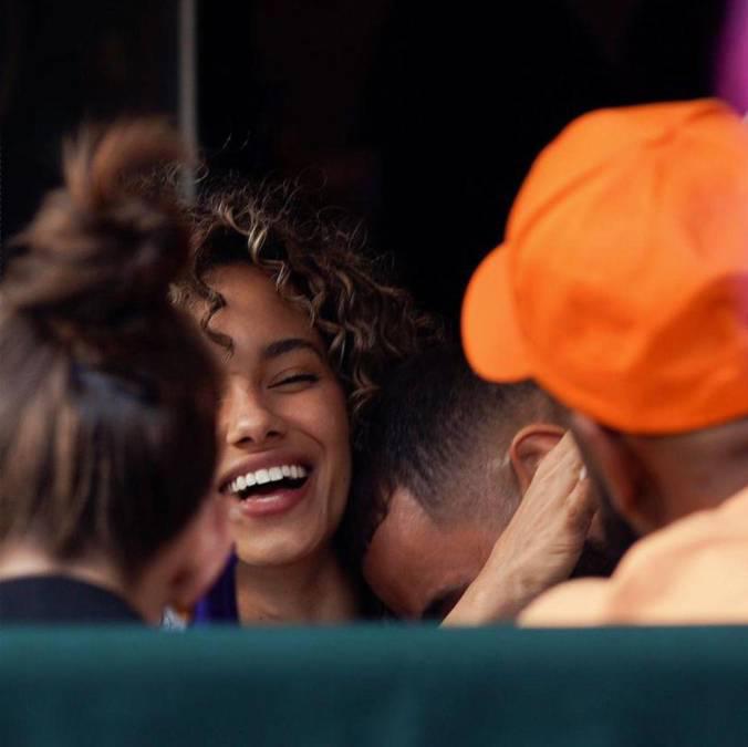 Otra polémica de Benzema: la impensada mujer con que se fue de vacaciones después de ser padre con Jordan Ozuna