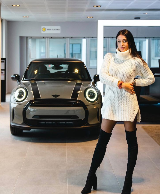 Insólito: portero argentino del Atalanta publica una foto íntima por error, su novia le responde y no tardaron las burlas