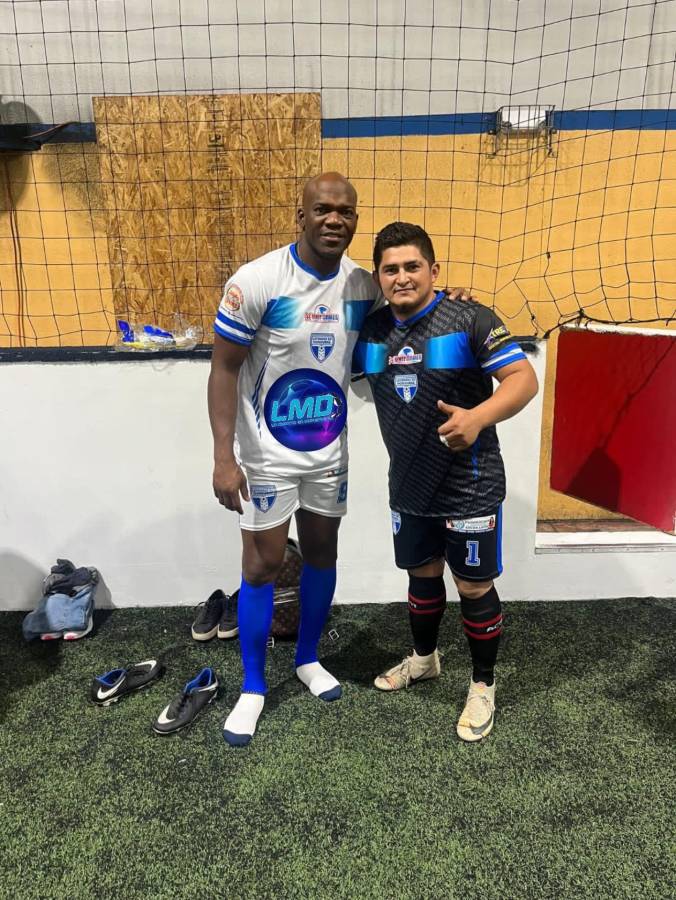 David Suazo sorprende junto a otras estrellas y nuevamente se pone la camisa de Honduras frente a las leyendas de México