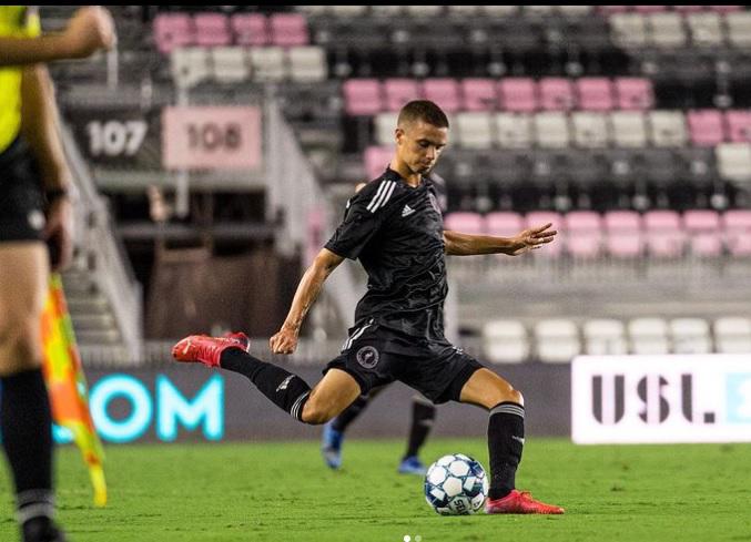 Así es Romeo, el hijo de David Beckham que vale millones: Modelo, futbolista, su fortuna y sensual novia