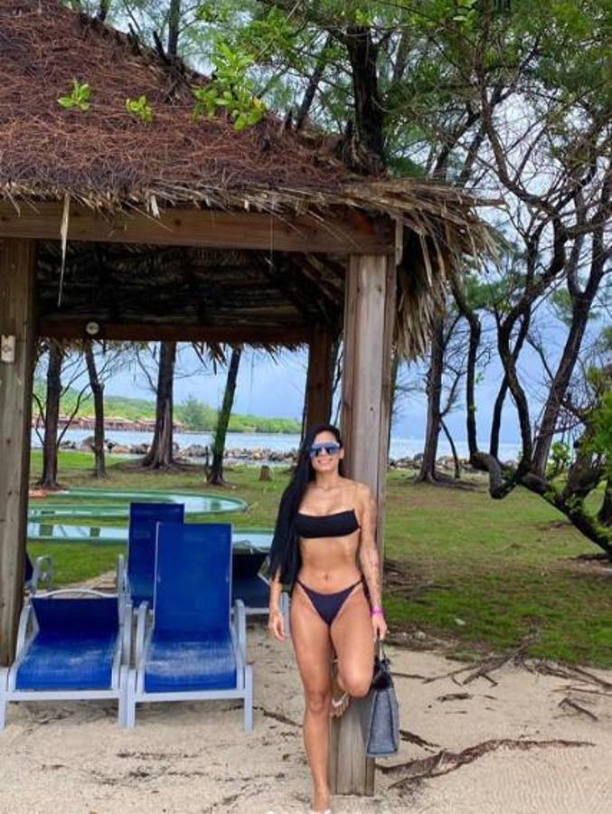 El ex del Olimpia Fabio de Souza y sus vacaciones con la hermosa Ana Gonçalves en Roatán; le pidió matrimonio